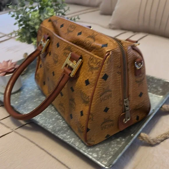 MCM Boston Bag - Picture 5 of 16